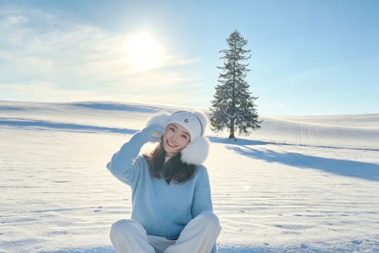 Hokkaido 1-Day Highlights Tour: Asahiyama Zoo, Biei Blue Pond, Ningle Terrace (Departing from Sapporo - optional winter snowmobiling - multiple routes available) - The early start and the value of a coach