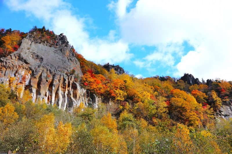 Hokkaido Sounkyo Gorge Autumn Foliage Day Trip: Sounkyo Onsen Town, Ginga & Ryusei Waterfalls, Mt. Kurodake Ropeway, and - Kurodake Ropeway: the high point of the day