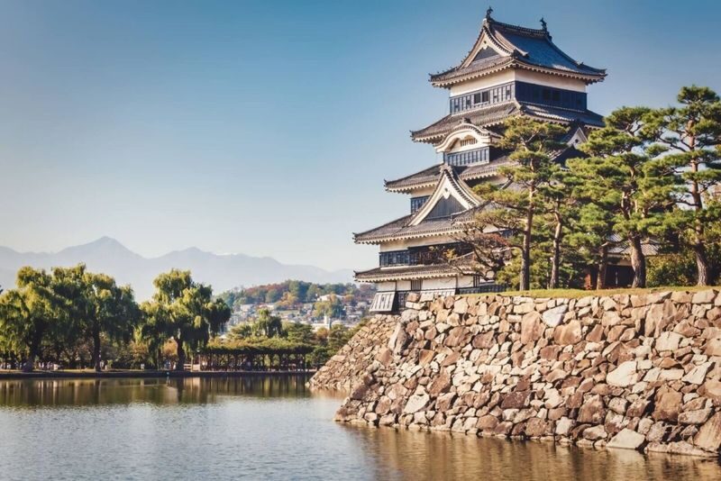 Kamikochi & Matsumoto Castle One Day Tour from Nagano/Matsumoto - A pause on Frog Street