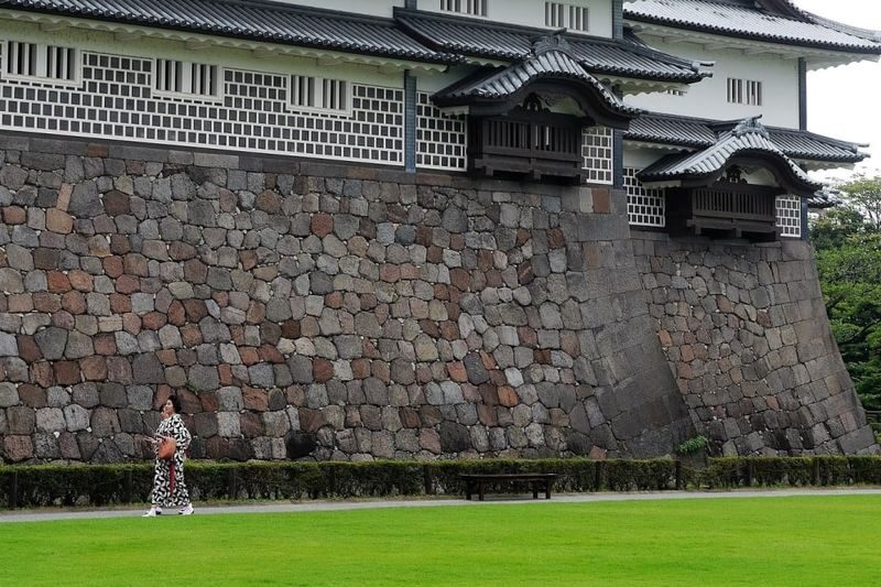 Kanazawa Full-Day Private Geisha and Samurai Tour - Samurai and geisha districts, with room to adjust