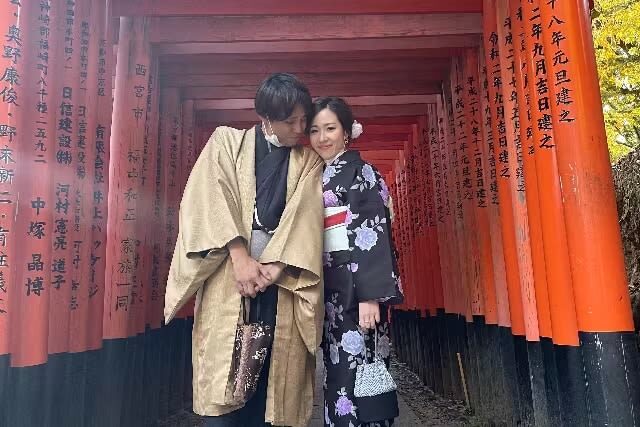 Kimono Rental by Karen Kyoto Fushimi Inari - Choosing your kimono and getting dressed