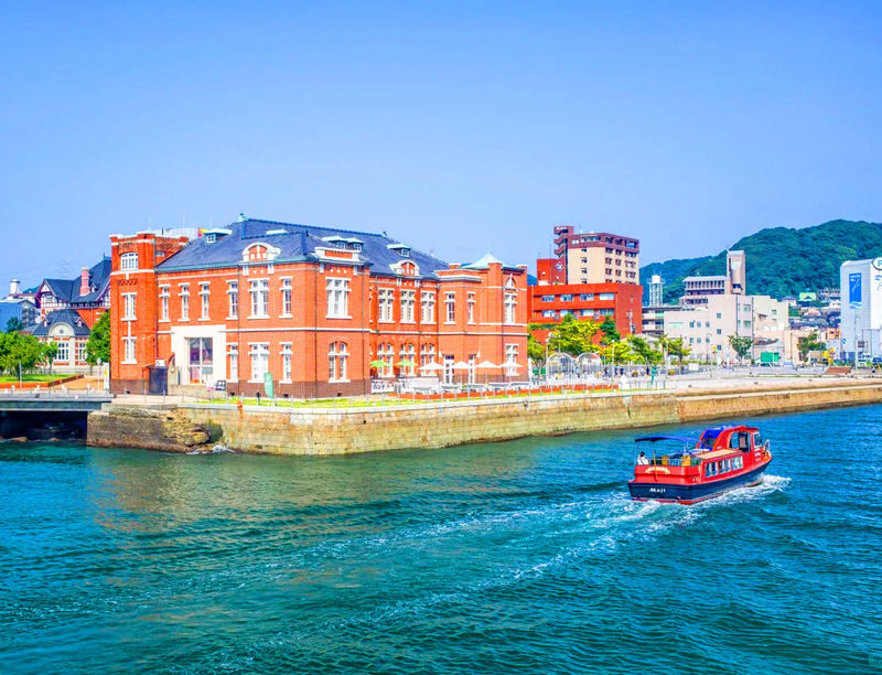 Kitakyushu Sarakurayama Night View & Motonosumi Shrine Day Tour (Departing from Fukuoka) - Crossing the Kanmon Strait