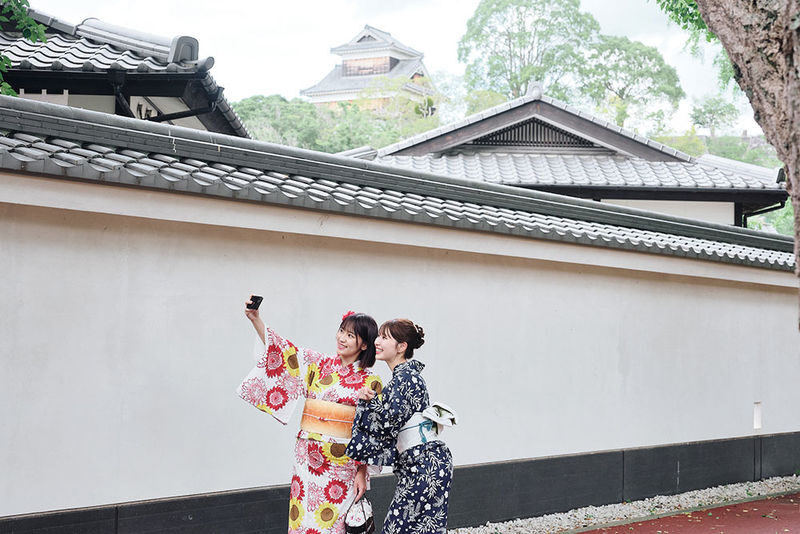 Kumaoto Castle & Josaien Kimono and Yukata experience - What the rental includes, and what costs extra