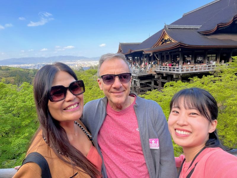 Kyoto 1 Day Bus Tour: Fushimi Inari, Kinkakuji, Bamboo Grove - Meet early at Kyoto Station