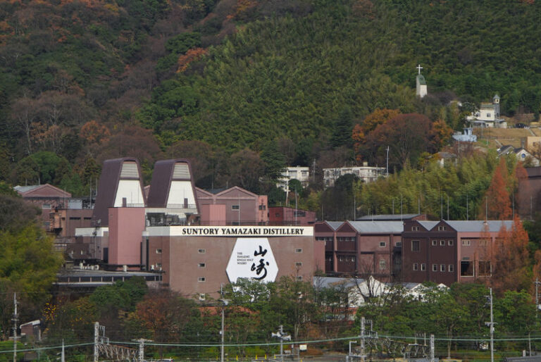 Kyoto 1 Day Suntory Yamazaki Distillery Tour and Asahi Art Museum - Asahi Oyamazaki Villa Museum: Monet, architecture, and a garden