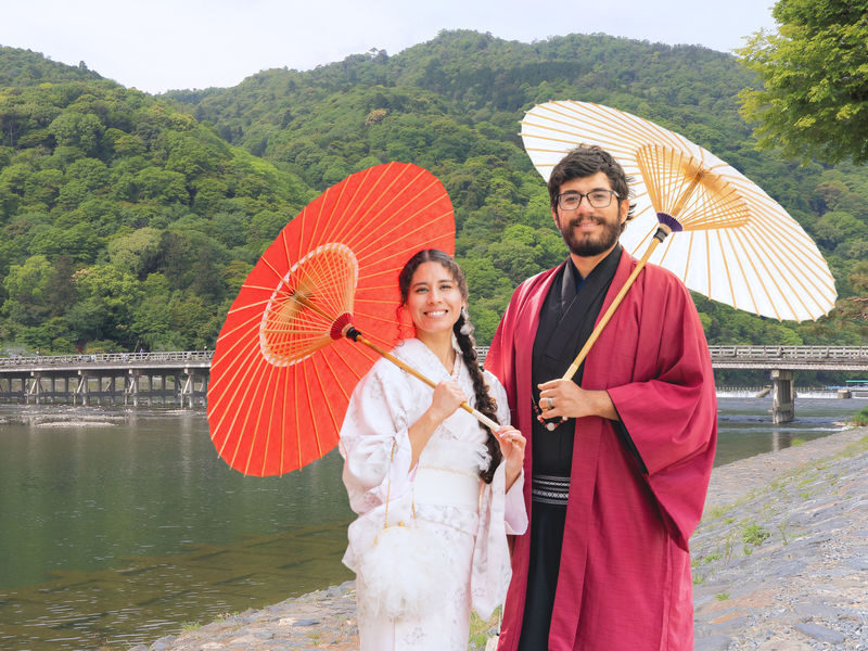 Kyoto Arashiyama Kimono Rental: 3-minute walk to Togetsukyo Bridge, includes womens hair set. Kyoto Aiwafuku - Start with Togetsukyo Bridge and the river