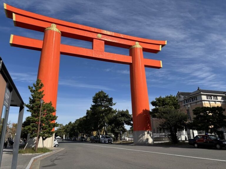 Kyoto Higashiyama Half-Day E-Bike Tour with UNESCO Sites - Gion and the pleasure of quieter streets