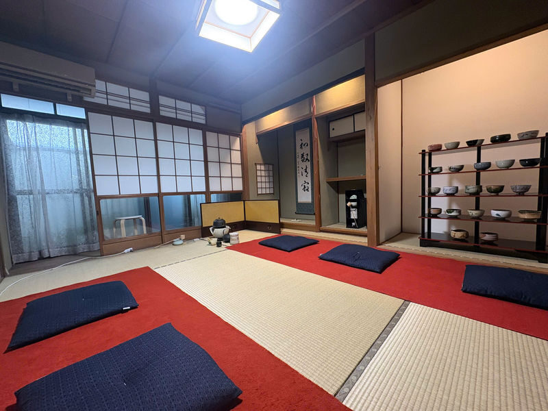 Kyoto: Kimono, Tea Ceremony with Japanese Garden and Studio - Allow time to choose, dress, and settle in