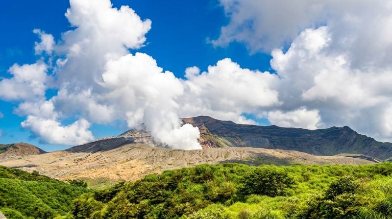 Kyushu Mount Aso Takachiho One-Day Tour | Takachiho Gorge + Kusasenri + Mount Aso/Kamishikimi Kumanoza Shrine | Departing from Fukuoka - Kusasenri: an open stretch of volcanic country