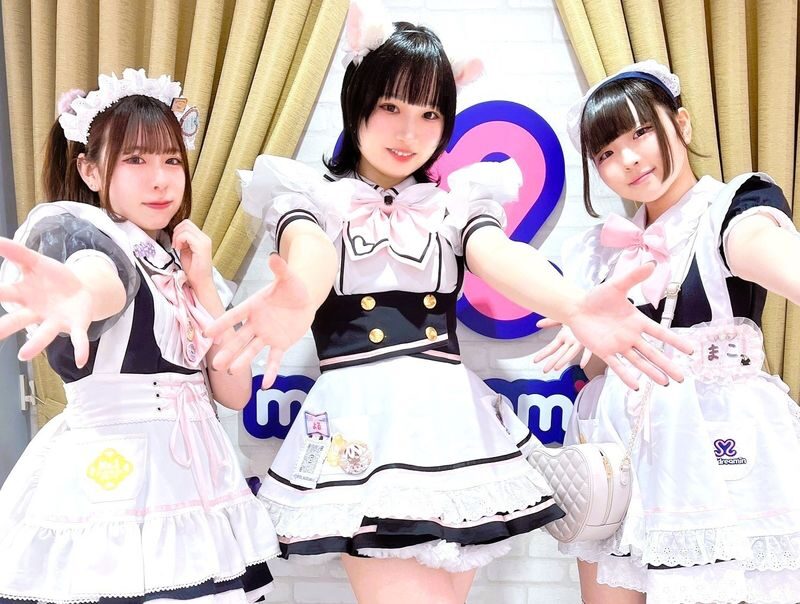 Maid Cafe Experience: Maidreamin (2 Osaka Locations) - Choosing between Namba and Nipponbashi