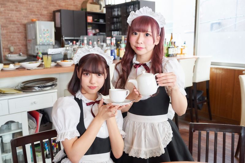 Maid Cafe HoneyHoney (Akihabara) - What happens at the table
