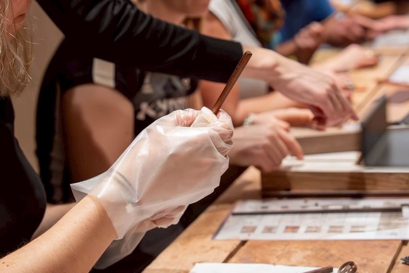 Make Your Own Chopsticks in a 95yo Historic Shinsaibashi Home - A souvenir with a useful purpose