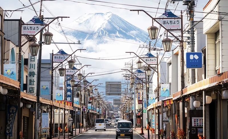 Mount Fuji Day Trip | Departure from Tokyo: Double Lake Scenery, Classic Attractions, Fireworks Limited Edition | Multiple Options Available, Small Group Exquisite Itinerary - Oshino Hakkai: spring water and village lanes