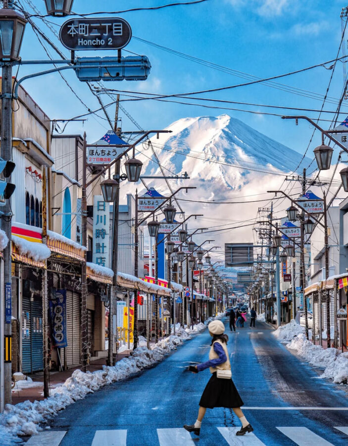 Mount Fuji Hakone with Cable Car | Owakudani & Hakone Shrine & Lawson Convenience Store & Hikawa Clock Shop & Asama Park Day Trip (Departing from Tokyo) - Hakone Shrine beside Lake Ashi
