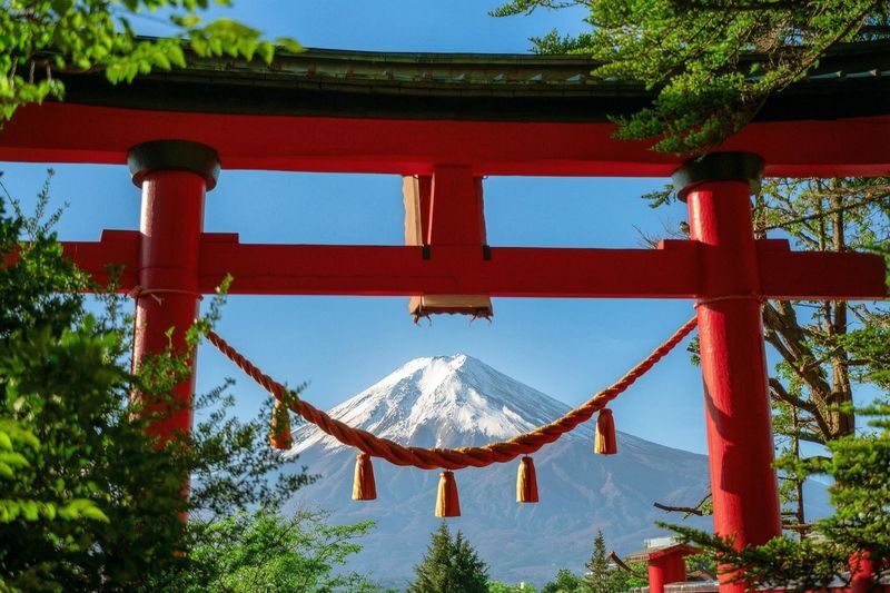 Mt. Fuji Panoramic Day Tour (Departing from Tokyo) - Lake Kawaguchi and a useful photo angle