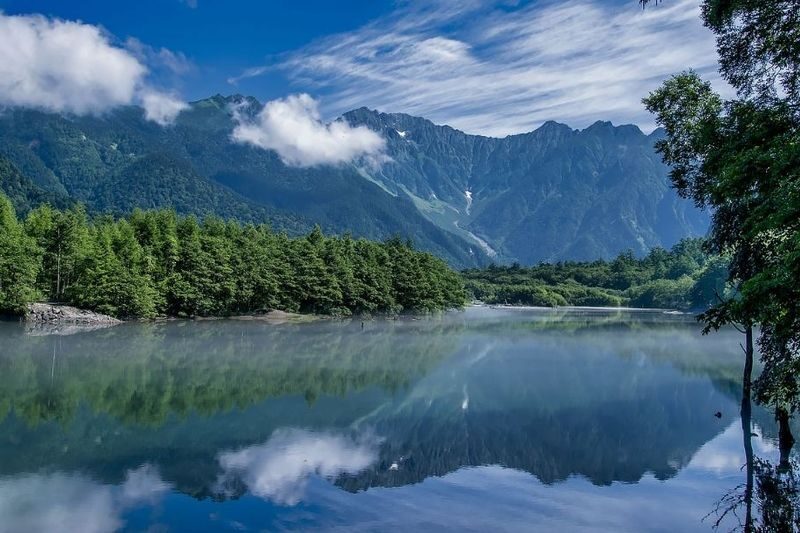 Nagano: Kamikochi Hiking Day Trip (Including 3.5 hours of Free Time) (Departing from Nagoya) - First steps in the valley: Taisho Pond and Tashiro Pond