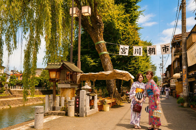Nagoya Hida Takayama Old Town & Gassho-style Village Shirakawa-go (Including lunch "Kobe Beef Shabu-Shabu") - Takayama’s old town: a taste, not an exhaustive visit