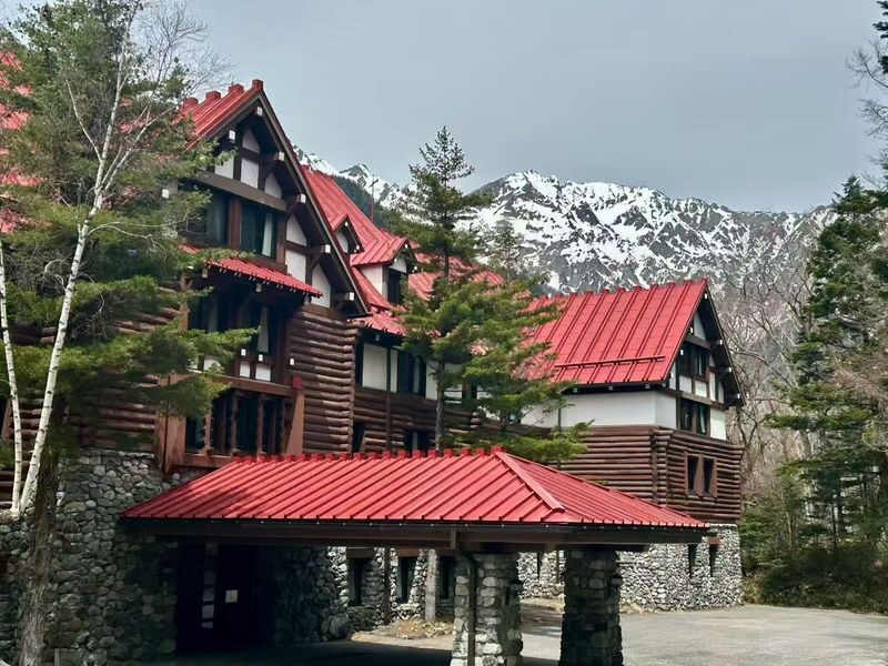Nagoya Kamikochi & Kappa Bridge Full-Day Tour with Hiking - Starting the walk at Taisho Pond