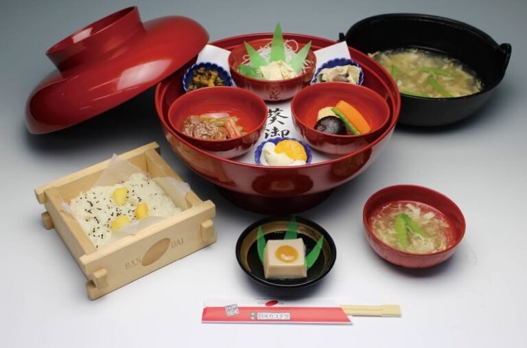Nikko Day Trip: World Heritage Toshogu Shrine, Kegon Falls & Lake Chuzenji (Including Japanese-Style Lunch) Departing from Tokyo - Lunch that makes the long day easier