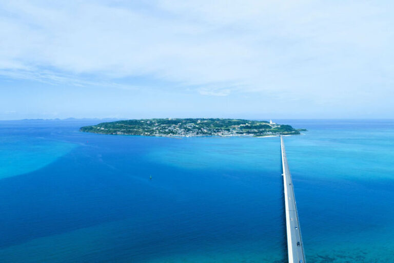 Northern Okinawa: Churaumi Aquarium & Kouri Island & Cape Manza & American Village Day Tour (Departing from Naha & Chatan) - Meet in Naha, Chatan or at Cape Manzamo