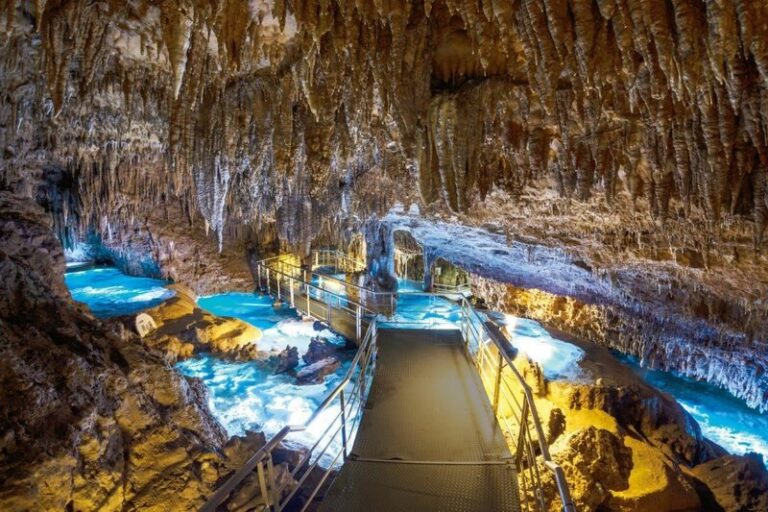 Okinawa World Ticket & Nanjo Cultural Workshop Experience - From cave passage to Ryukyu village