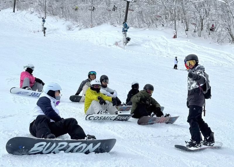 Private Ski Lessons in Hakuba GoryuHappo-oneIwatakeTsugaike - The morning schedule and what to expect