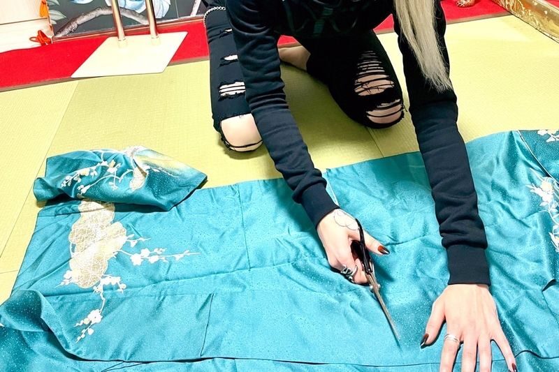 Remake Your Own Kimono Experience in Tokyo - Choosing a kimono, and checking the price tag