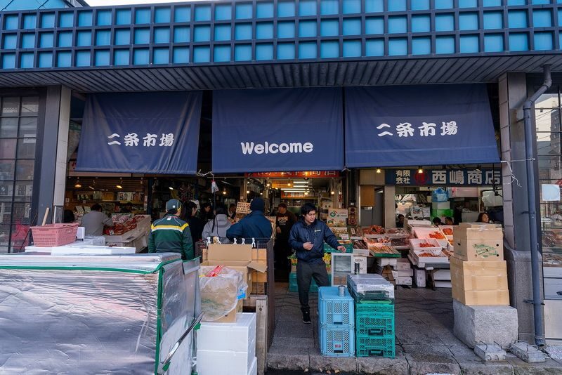 Sapporo Market & Seafood Brunch Tour: Taste Hokkaidos Freshness - Sushi brunch and the taste of Hokkaido potatoes