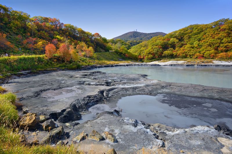 Sapporo Noboribetsu Jigokudani & Lake Toya Full-Day Tour with Iconic Photo Stops - Jigokudani: the day’s striking natural stop
