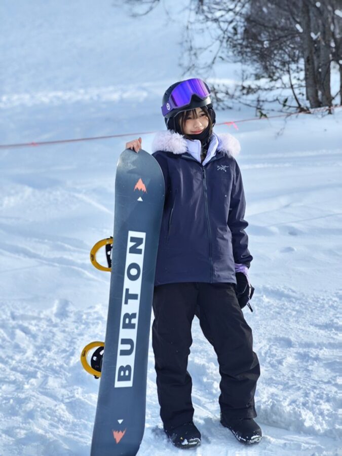Sapporo Teine Ski Resort | Chinese and English Private Ski Lessons | Hokkaido Tourism Organization (HTO) Official Member Certification - The Susukino meeting point and ride to Teine