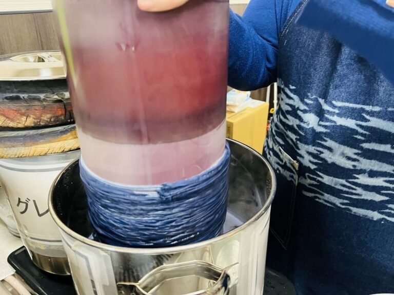Shibori Class in KYOTO SHIBORI MUSEUM - Folding, dyeing, and the pattern reveal