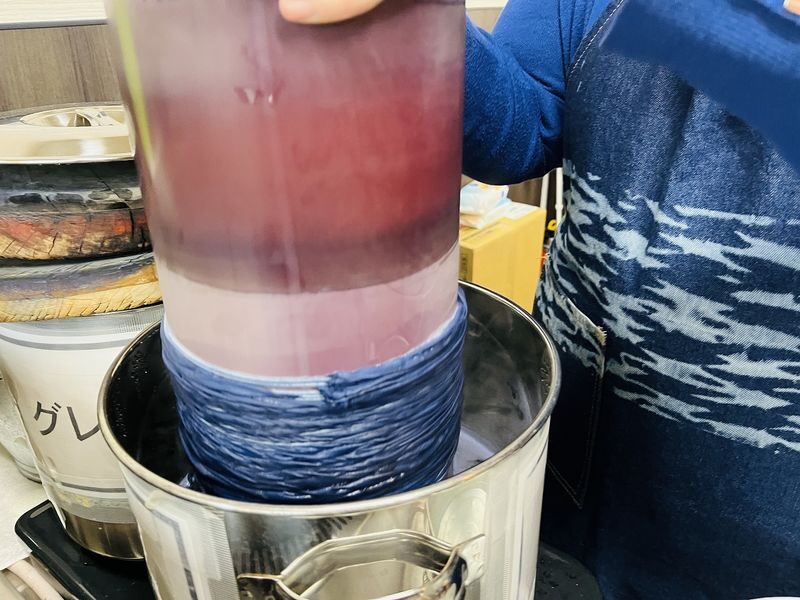 Shibori Class in KYOTO SHIBORI MUSEUM - Folding, dyeing, and the pattern reveal