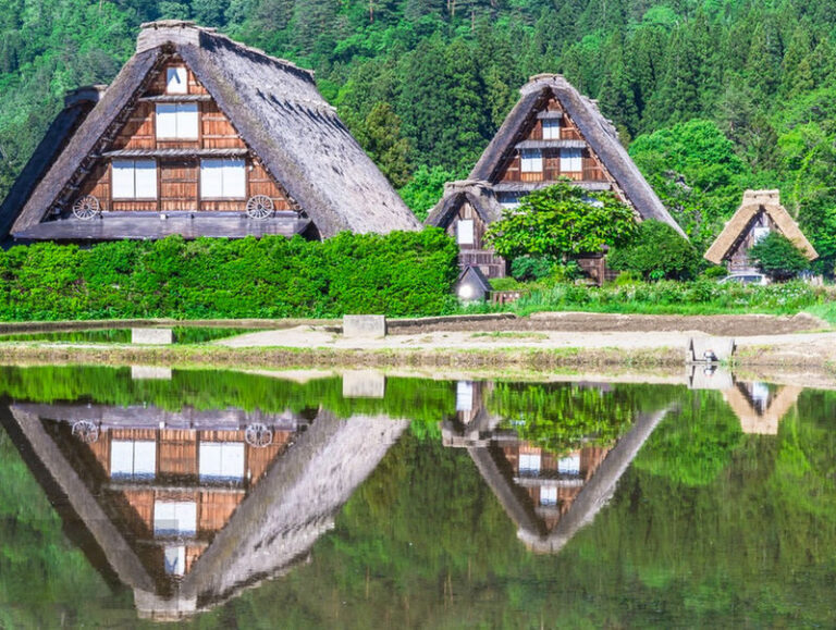 Shirakawa-go Gassho Village & Hida Takayama Old Town Walking Day Tour in Central Japan (Departing from Nagoya) - Hirugano Kogen: a quick mountain break