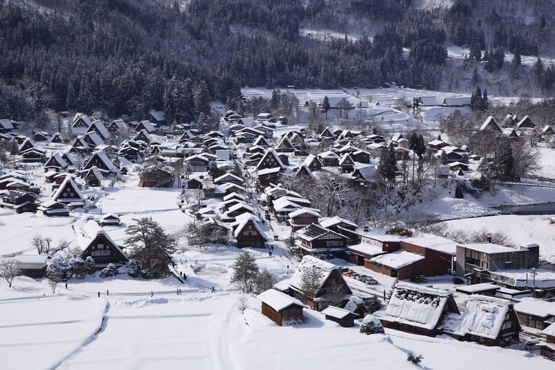 Shirakawago & Hida Winter Illumination 2-Day Bus Tour (from Osaka) - Two hours among Shirakawago’s steep-roofed houses