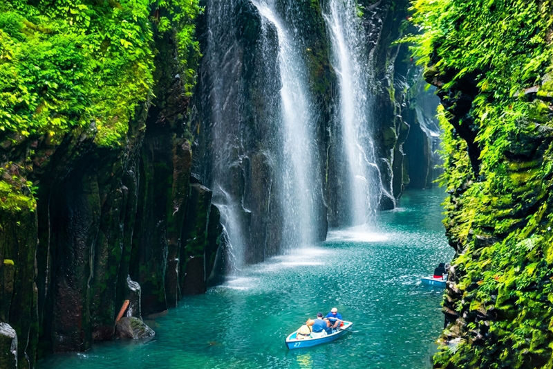 Takachiho Gorge and Scenic Train Day Trip (including boat ride experience) - Takachiho Gorge, best seen from the boat