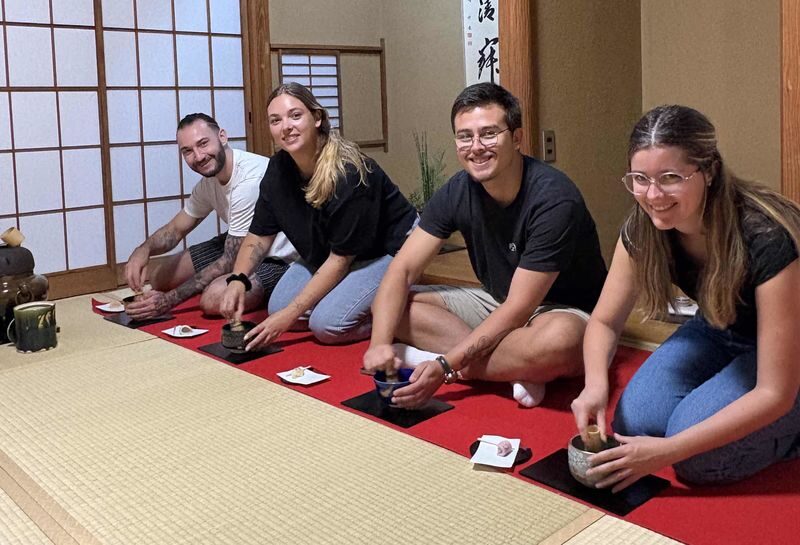 Tea Ceremony Tokyo Cha An in Shibuya - Watch the tea master prepare matcha