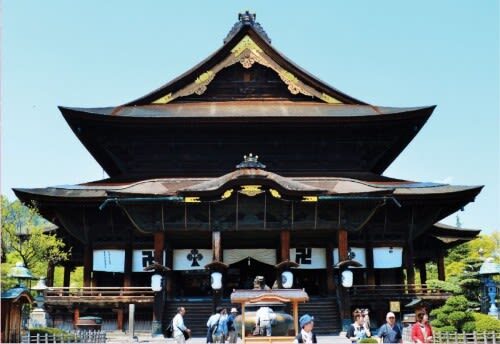 Tea Experience and Zenkoji Tour with Shukubo Temple Lodging Stay - Entering the Zenko-ji complex