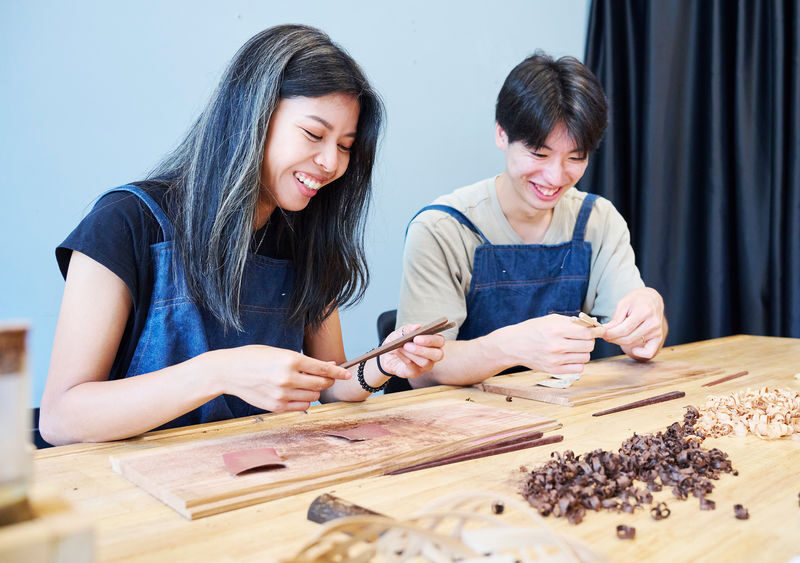 Tokyo: Asakusa Artisan Chopstick-Making Experience - Choosing wood and deciding on add-ons