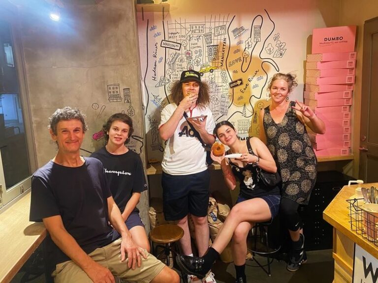 Tokyo: Night Electric Bike Tour with Tokyo Tower and Dolphin Show - From Shinagawa to the dolphin show