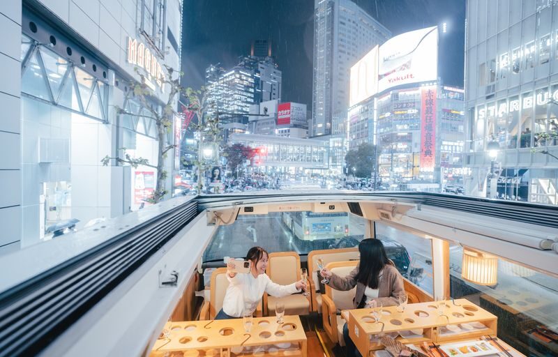 "Tokyo Restaurant Bus" for Sightseeing With Lunch or Dinner in Tokyo - Marunouchi departure and the timing to confirm