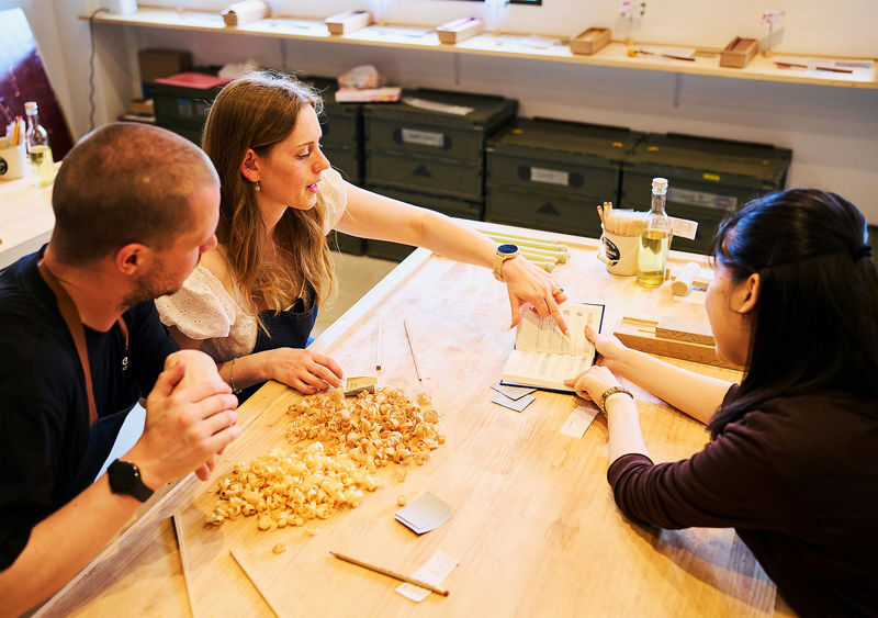 Tokyo Shibuya: Traditional Chopstick Making Experience - Finding the studio on Jinnan’s fourth floor