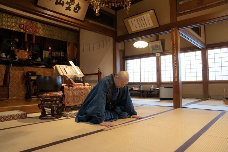 Tokyo Zen Meditation at Private Temple with Monk - Meeting the Monk and Getting Your Bearings