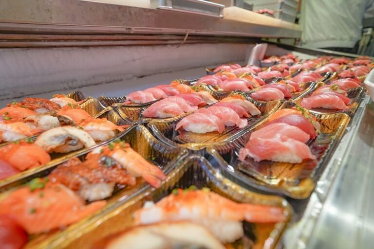 Tsukiji Fish Market Tour: Behind the Scenes & 10 Seafood Tastings - The restaurant stop shows the work behind the meal