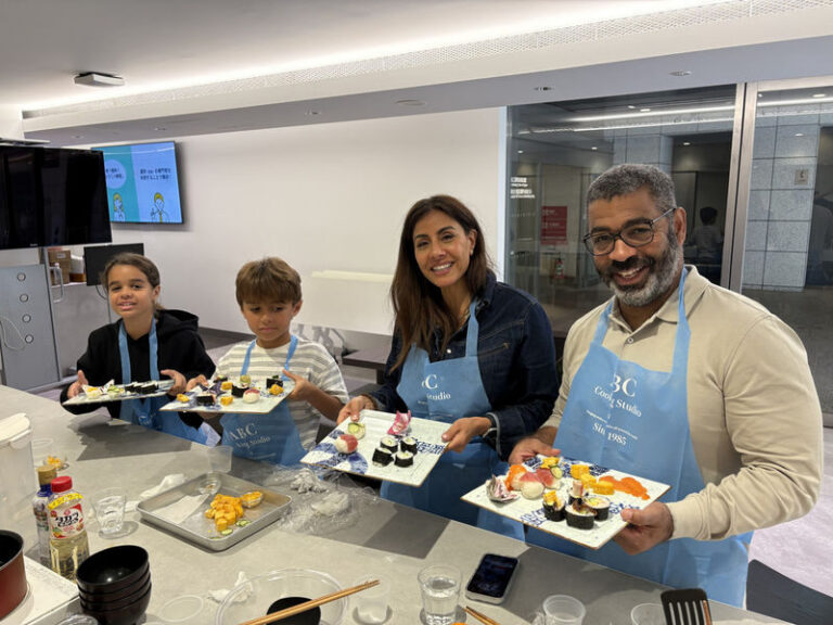 Tsukiji Outer Fish Market Tour and Rolled Sushi Class in Tokyo - What the market walk is like