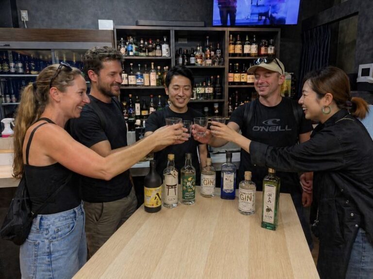 Tsukiji Temaki Sushi Cooking Class: Fresh Seafood & Vegan Options - What the Tsukiji setting adds