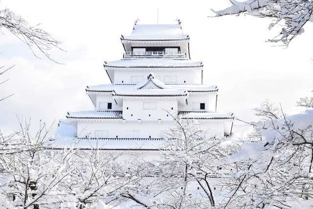 Tsurugajo Castle (Aizu-Wakamatsu Castle) Admission Ticket in Aizuwakamatsu - Inside the tower, expect a museum