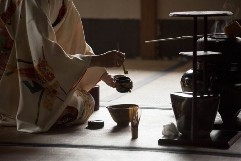 Uji Tea Ceremony and UNESCO Heritage Walking Tour - Byodo-in: the Phoenix Hall and a familiar coin