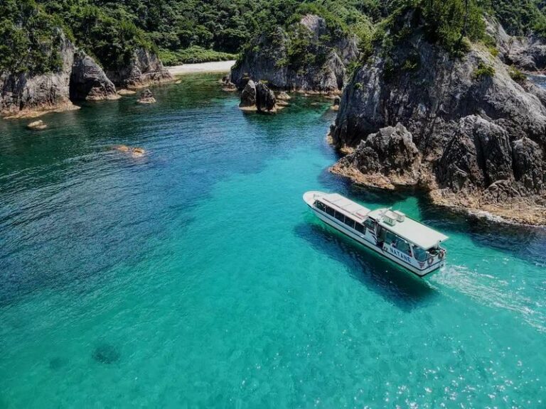 Uradome Coast Island Tour Pleasure Boat (Tottori) - What the boat tour shows you along the coast