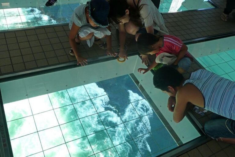 Uzu no Michi / Eddy Onaruto Bridge Memorial Hall Ticket in Naruto - The best view depends on the tide