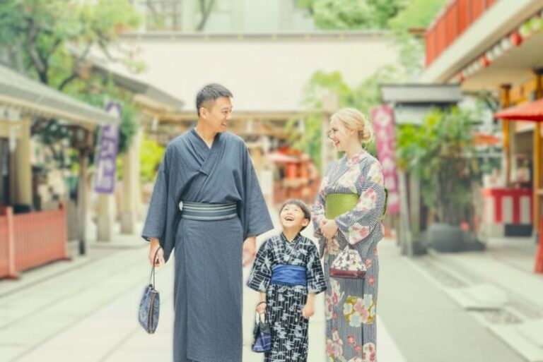VASARA Kimono and Yukata Rental in Kyoto - Picking a kimono and getting dressed